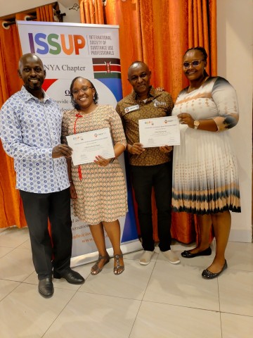 Course facilitators and award recipients 